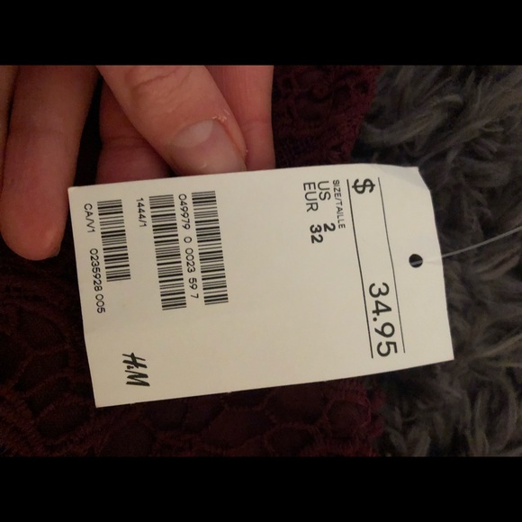 Burgundy lace skirt - Picture 2 of 2